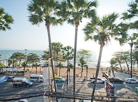 G.I Lodge Pantai Jomtien Bagian luar foto