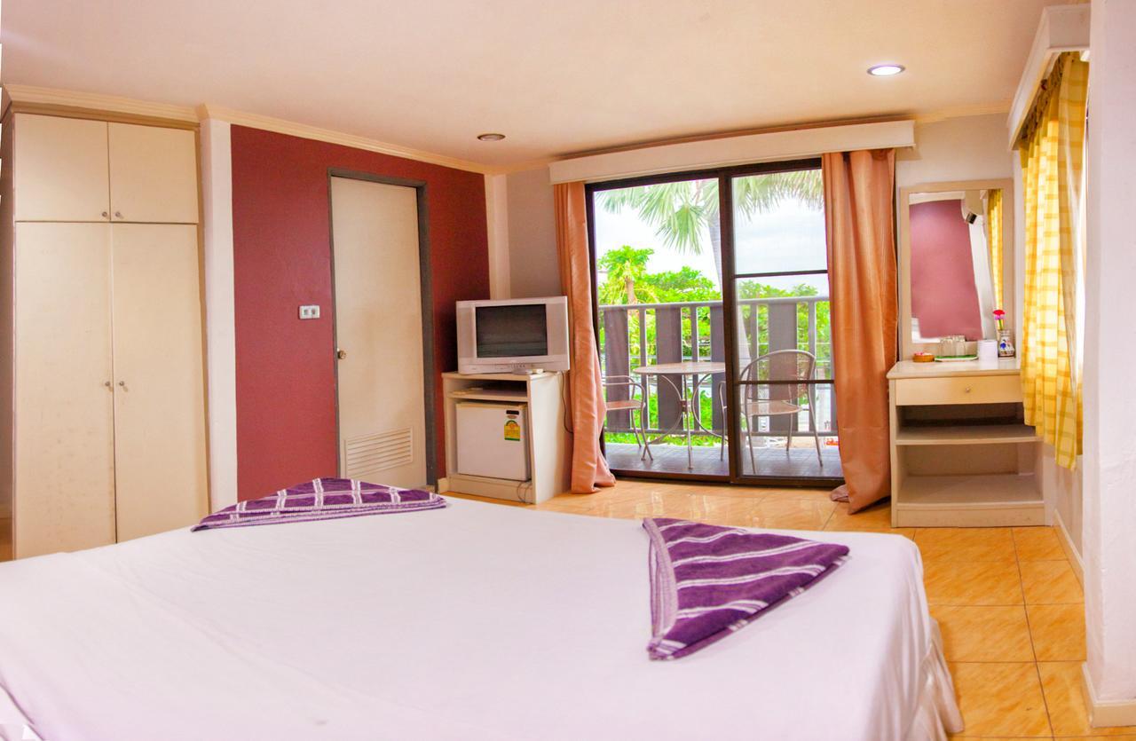 G.I Lodge Pantai Jomtien Bagian luar foto