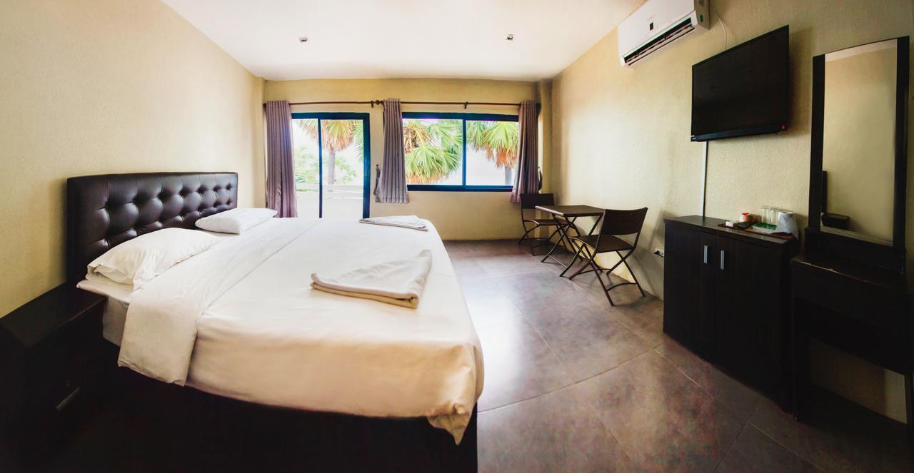G.I Lodge Pantai Jomtien Bagian luar foto